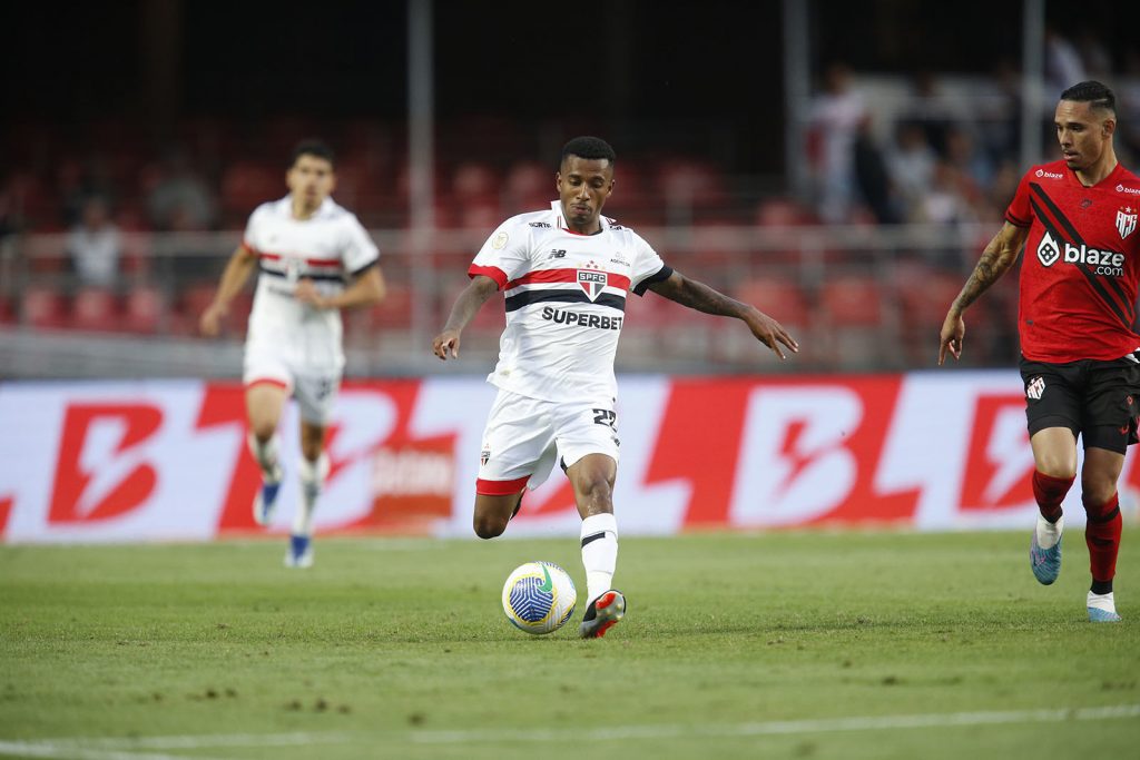 Marcos Antônio estreia e vira destaque no São Paulo. (Foto: X do SPFC)