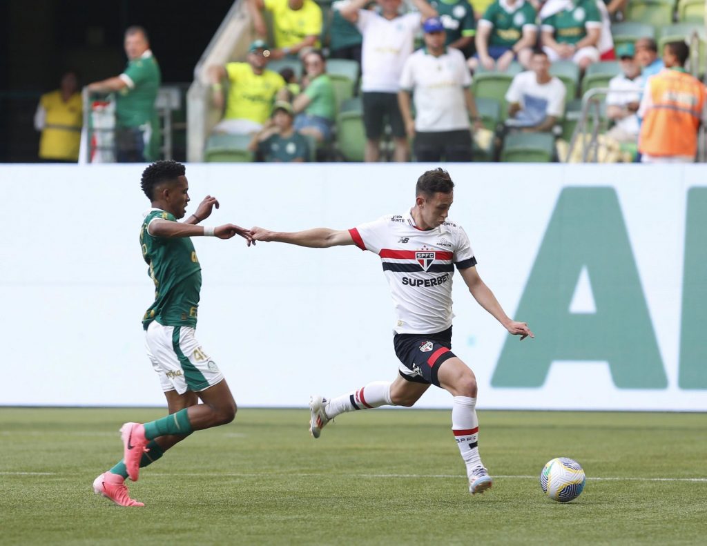 Patryck vira desfalque no São Paulo por fratura na clavícula. (Foto: X do SPFC)