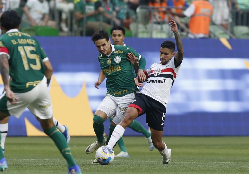 Sabino e Rodrigo Nestor foram expulsos no São Paulo, após dar soco em Zé Rafael. (Foto: X do SPFC)