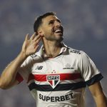 Calleri fica próximo de se tornar maior artilheiro do São Paulo pela Libertadores. (Foto: X do SPFC)