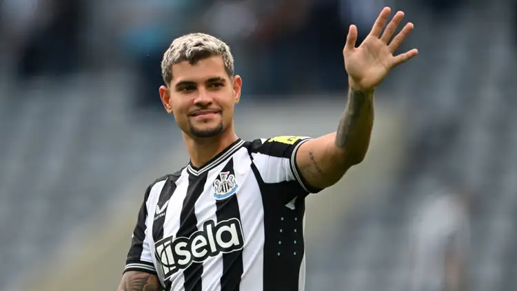 Companheiro de Bruno Guimarães no Newcastle vira opção para o São Paulo. (Foto: Getty Images)