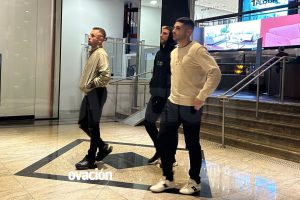 Rafinha, Calleri e Michel Araújo foram ao Albert Einstein para prestar solidariedade ao Nacional e à família de Juan Izquierdo. (Foto: Reprodução/Ovación)