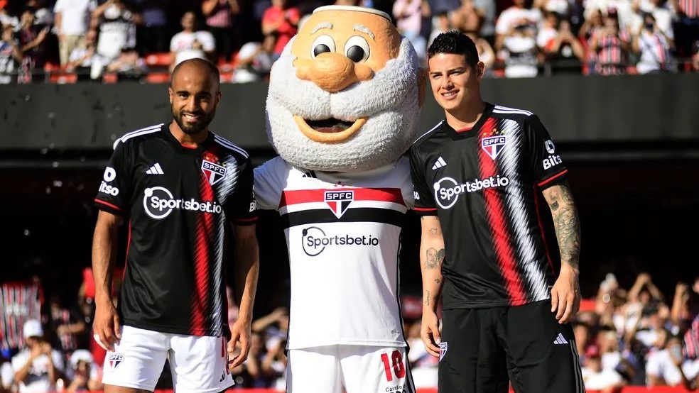 Lucas Moura e James Rodriguez quando foram apresentador no MorumBis. - Foto: Divulgação