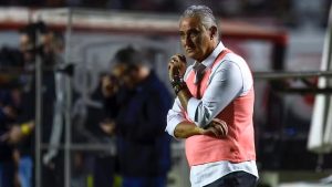 Tite, técnico do Flamengo, em jogo contra o São Paulo. (Foto: Marcelo Cortes/CRF)