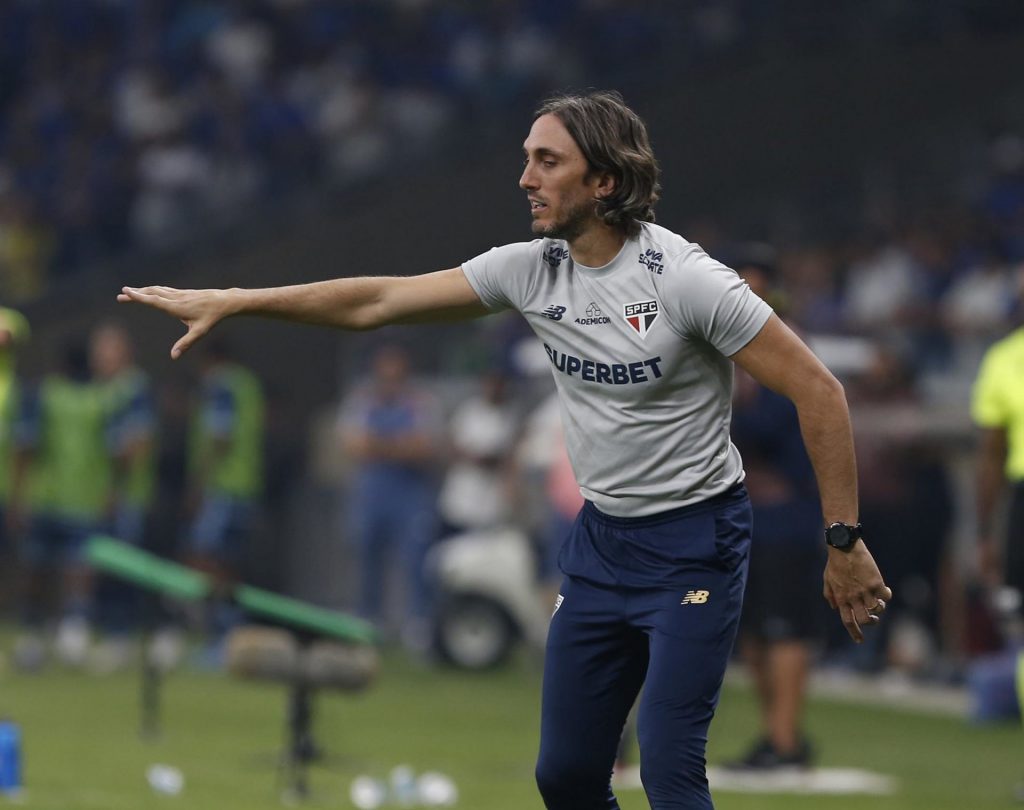 Luis Zubeldía tem defesa intransponível no São Paulo na Libertadores. (Foto: Rubens Chiri/SPFC)