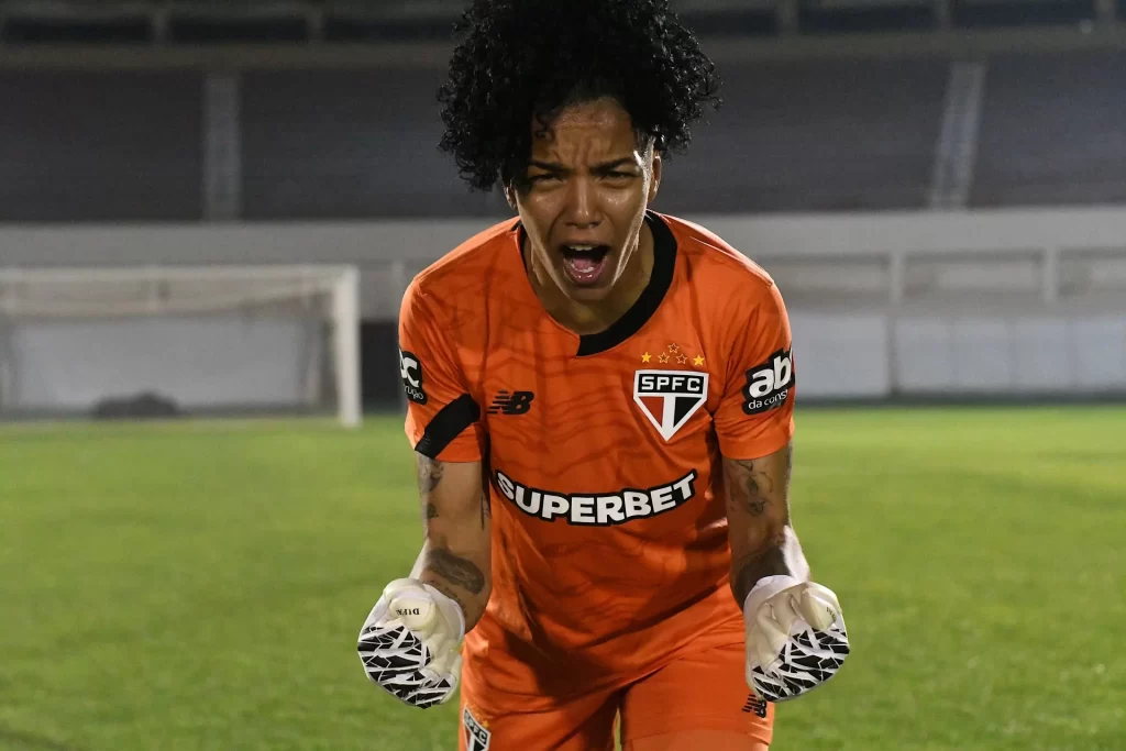 Carlinha é destaque do São Paulo no Brasileirão Feminino. (Foto: Staff Images)