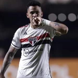 Luciano é o artilheiro da temporada com 14 gols - Fot: Rubens Chiri/São Paulo FC