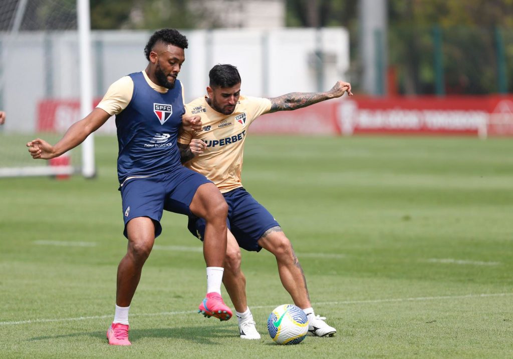 Sabino tem recebeido boa sequência como titular do São Paulo. (Foto: Rubens Chiri/SPFC)