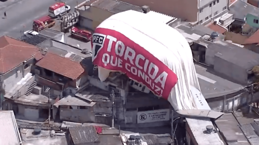 Dirigível do São Paulo cai em Osasco antes do duelo contra o Botafogo pela Libertadores. (Foto: Reprodução)