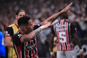 Luciano, jogador do São Paulo FC - Foto: Rubens Chiri