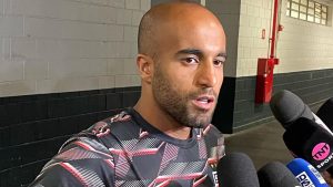 Lucas Moura em entrevista pós jogo. - Foto: Felipe Ruiz