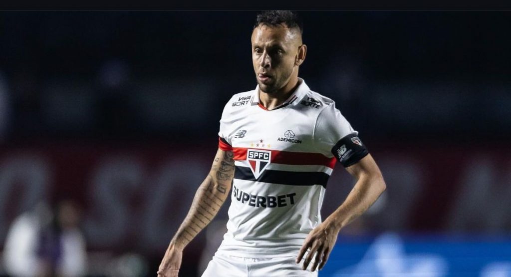 Rafinha pode estar de saída do São Paulo FC - Foto: Rubens Chiri