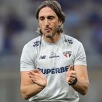 Luis Zubeldia é quem comanda o São Paulo FC - Foto: Rubens Chiri