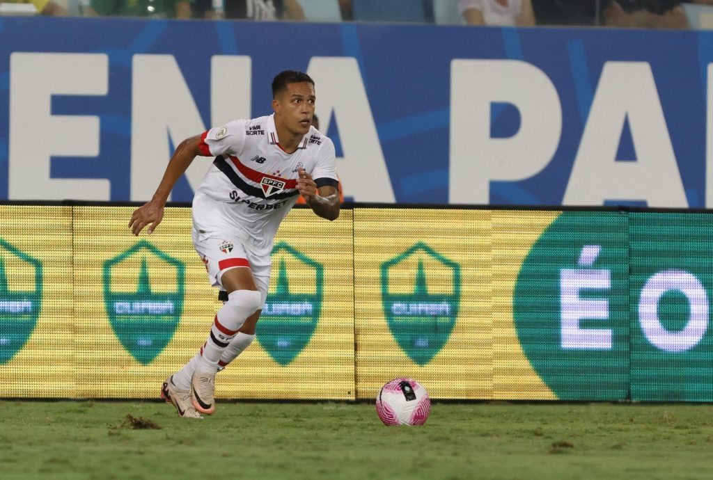 São Paulo deixa pontos pelo caminho contra rivais do Z-4 do Brasileirão. (Foto: Rubens Chiri/SPFC)