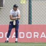 Luis Zubeldía segue como técnico do São Paulo. (Foto: Rubens Chiri/SPFC)
