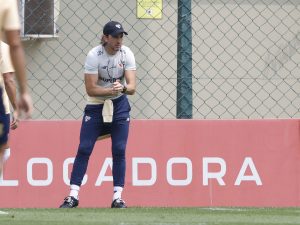 Luis Zubeldía segue como técnico do São Paulo. (Foto: Rubens Chiri/SPFC)