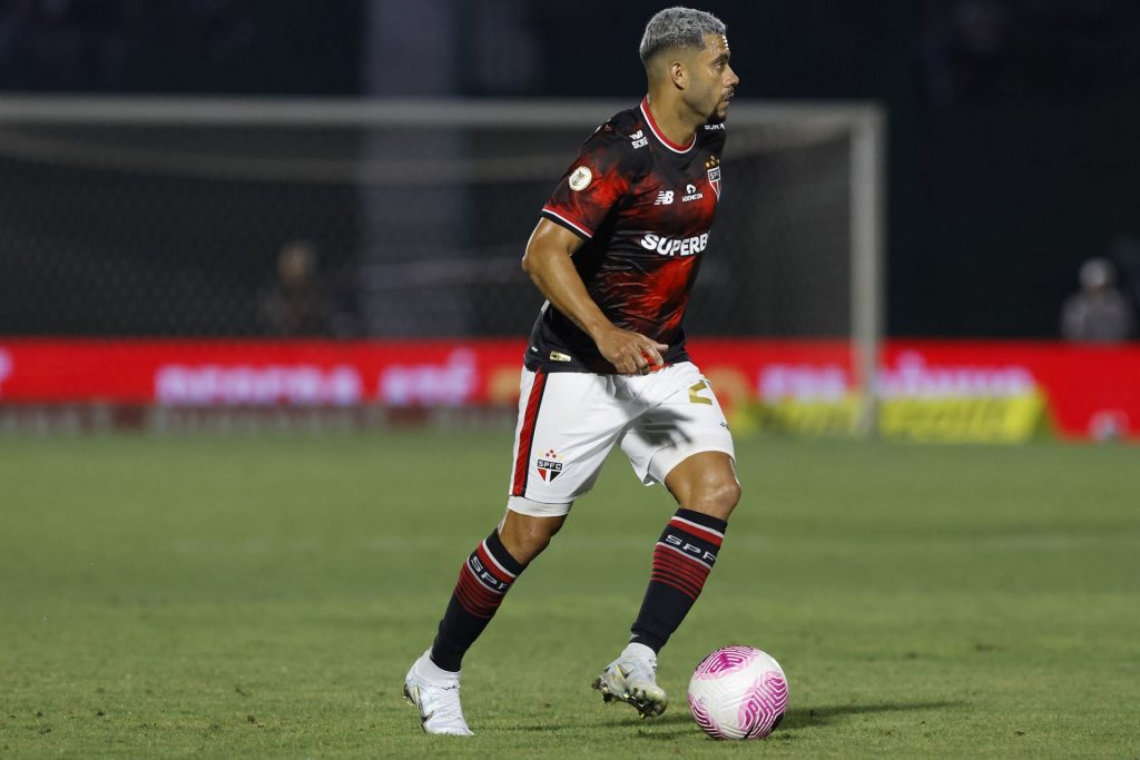 Wellington Rato chega aos 100 jogos com a camisa do São Paulo. (Foto: Rubens Chiri/SPFC)