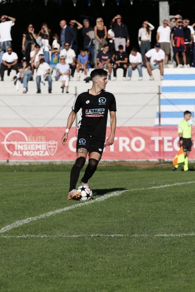 Com passagem pelo São Paulo, Matheus Vieira reconstrói a carreira no Ellera Calcio. (Foto: Riccardo Manuali)