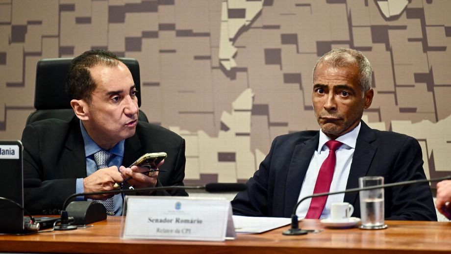 Jorge Kajuru, presidente da CPI das Apostas Esportivas, e Romário, relator da CPI, no Senado Federal. (Foto: Getty Images)