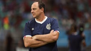 Rogério Ceni se complica antes de confronto direto com o São Paulo. (Foto: Reprodução/ge)