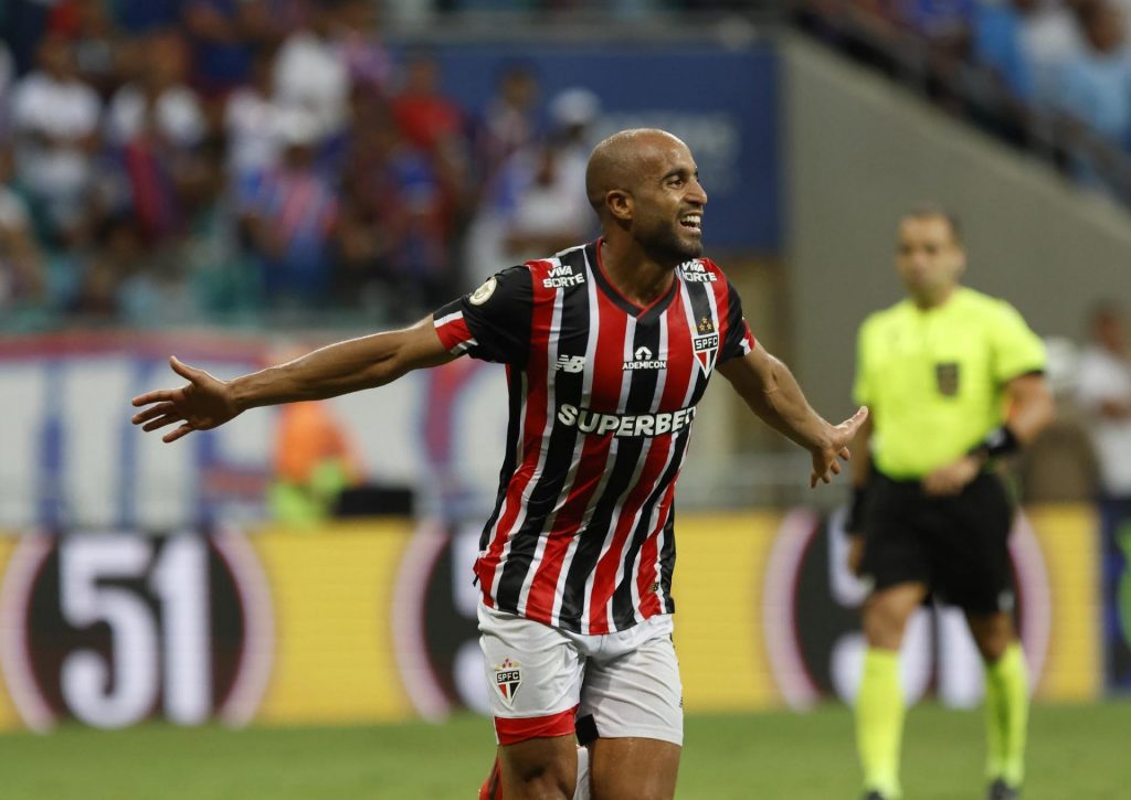 Lucas vive temporada artilheira no São Paulo. (Foto: Rubens Chiri/SPFC)