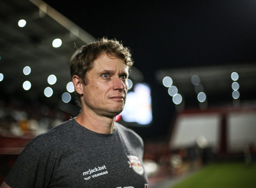 Fernando Seabra é o técnico do Red Bull Bragantino, que encara o São Paulo pelo Brasileirão. (Foto: Ari Ferreira/Red Bull Bragantino)