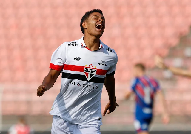 Ryan Francisco brilha, e São Paulo abre vantagem na semifinal da Copa do Brasil. (Foto: Rubens Chiri/SPFC)