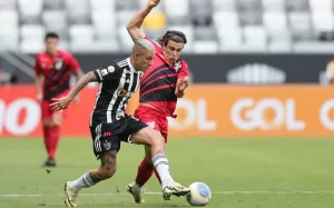 Athletico Paranaense é rebaixado no Brasileirão 2024. (Foto: Maxi Franzol/AGIF)