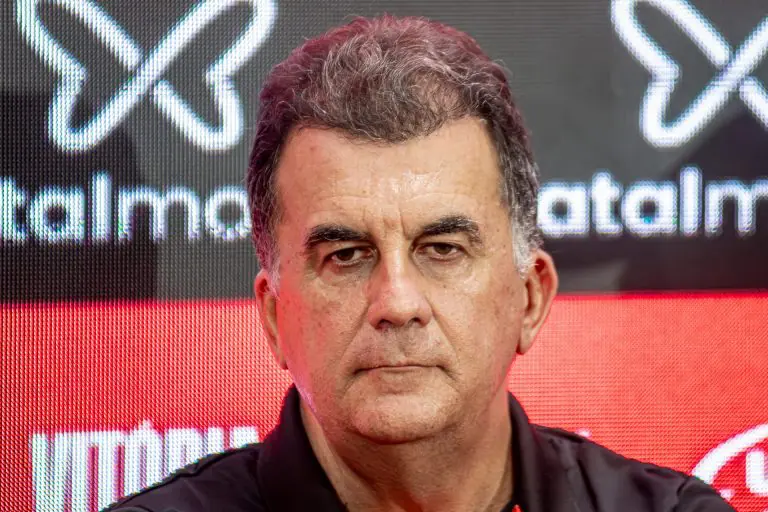 Presidente do Vitória, Fábio Mota fala sobre negociação com Wellington Rato. (Foto: Victor Ferreira/Vitória)