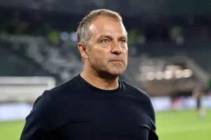 Hansi Flick é o técnico do Barcelona, que está de olho em cria do São Paulo. (Foto: Reprodução/DFB)