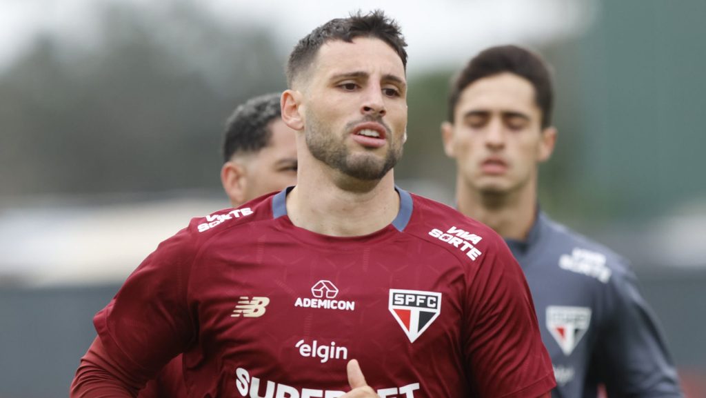 Calleri se prepara para a temporada 2025 pelo São Paulo. (Foto: Rubens Chiri/SPFC)