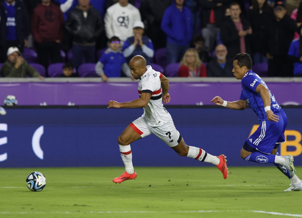 Lucas jogou apenas por 45 minutos contra o Cruzeiro na FC Series. (Foto: Rubens Chiri/SPFC)