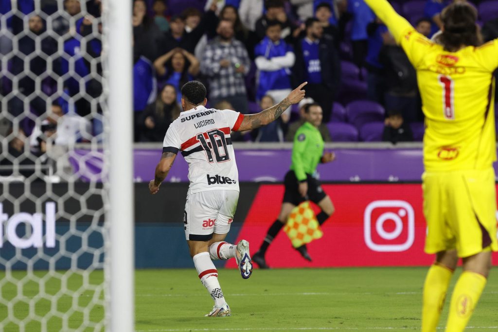 Luciano marcou de novo contra Cássio no empate por 1 a 1 entre São Paulo x Cruzeiro. (Foto: Rubens Chiri/SPFC)