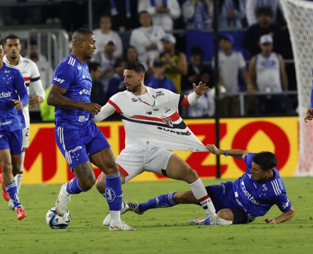 Calleri jogou por 45 minutos contra o Cruzeiro pela FC Series. (Foto: Rubens Chiri/SPFC)