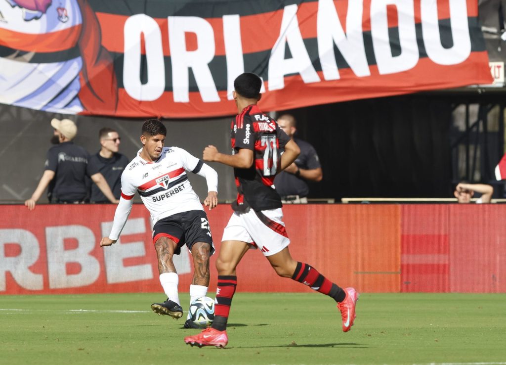 Alan Franco está perto de renovar com o São Paulo. (Foto: Rubens Chiri/SPFC)