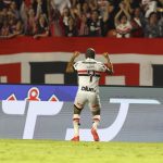 Lucas marcou duas vezes contra o Corinthians e colocou o Majestoso no bolso. (Foto: Rubens Chiri/SPFC)