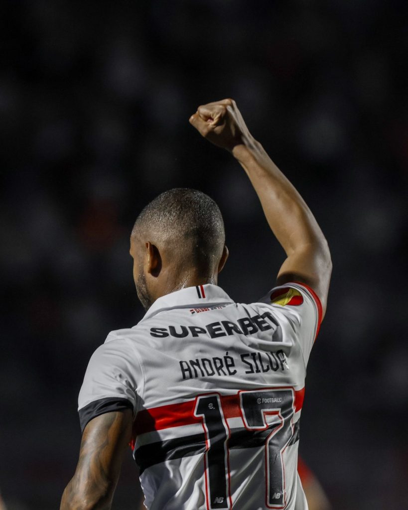 André Silva empatou o jogo para o São Paulo no Pacaembu. (Foto: Rubens Chiri/SPFC)