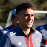 Enzo Díaz vira destaque no São Paulo. (Foto: Rubens Chiri/SPFC)