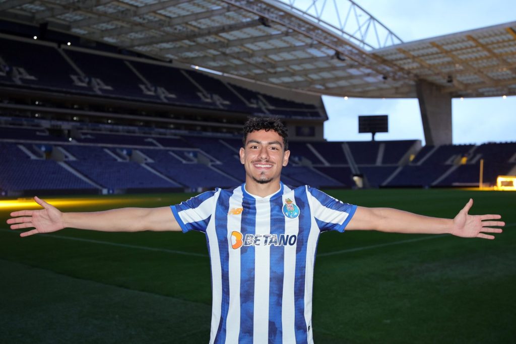 Moreira é contratado pelo Porto e deixa São Paulo de graça. (Foto: X do Porto)