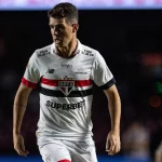 Oscar liderou o São Paulo na primeira vitória de 2025. (Foto: Ronaldo Barreto/Agência Paulistão)