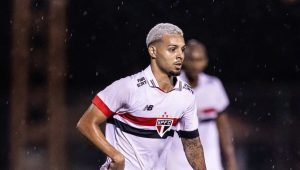 Alves em ação pelo São Paulo FC. (Foto: Rubens Chiri/SPFC)