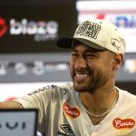 Neymar foi apresentado pelo Santos. (Foto: Marcos Ribolli/ge)