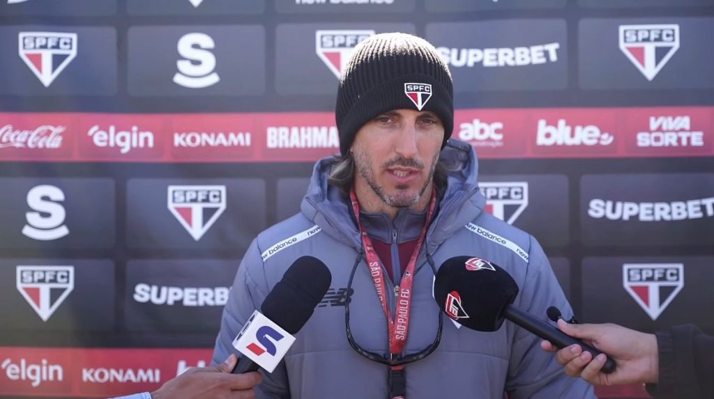 Zubeldia é quem comanda o São Paulo FC. Foto: Reprodução/Arquibancada Tricolor