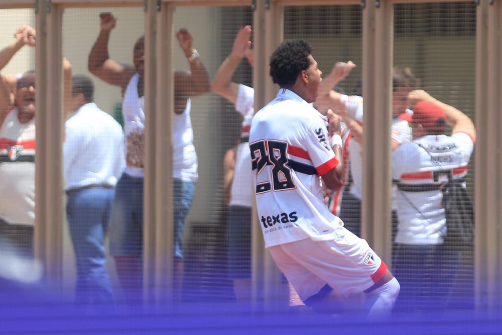 Paulinho marcou duas vezes no título do São Paulo na Copinha. (Foto: Guilherme Veiga/SPFC)