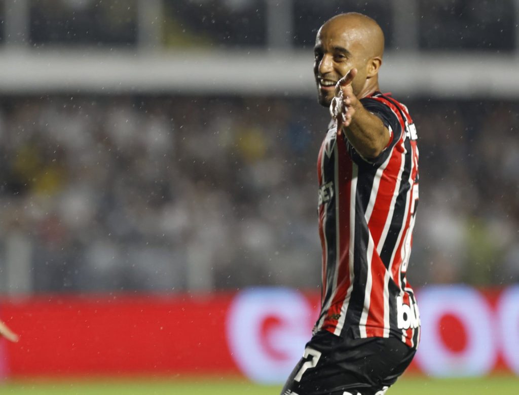 Lucas Moura tem sido o "senhor clássicos" desde retorno ao São Paulo. (Foto: Rubens Chiri/SPFC)