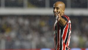 Lucas Moura tem sido o "senhor clássicos" desde retorno ao São Paulo. (Foto: Rubens Chiri/SPFC)