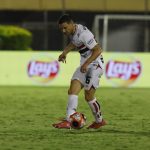 Cédric Soares tem sido elogiado no São Paulo. (Foto: Rubens Chiri/SPFC)