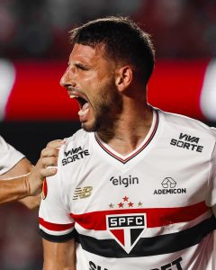 Calleri desencantou no São Paulo. (Foto: X do SPFC)