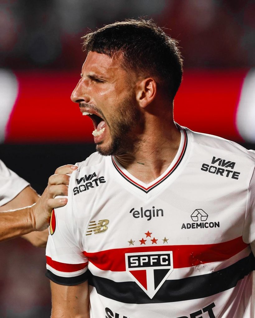 Calleri desencantou no São Paulo. (Foto: X do SPFC)