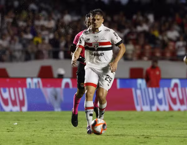 Pablo Maia é titular absoluto do São Paulo. (Foto: Rubens Chiri/SPFC)